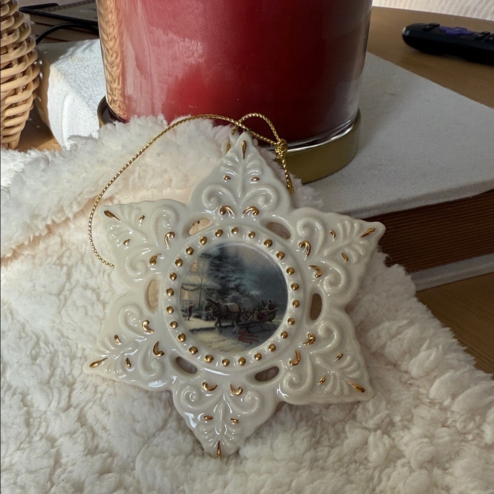 Kinkade Painter of Light Star Ornament - Picture 4 of 4